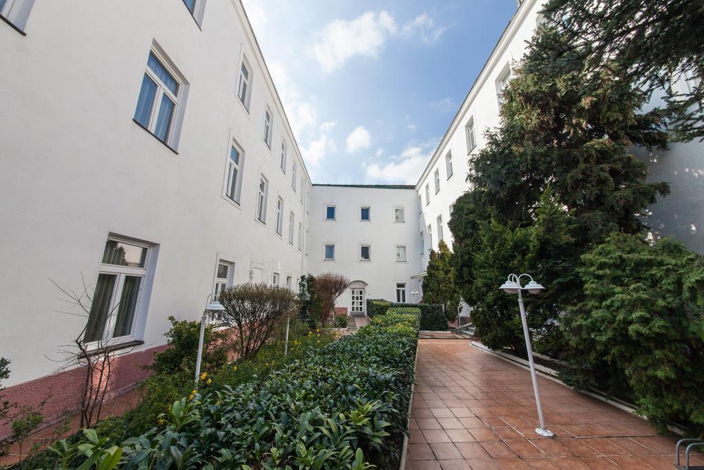 Novum Hotel Cristall Wien Messe Exterior foto