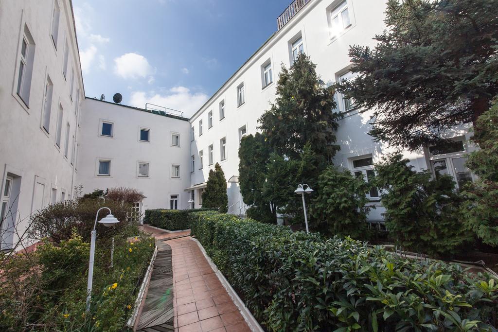 Novum Hotel Cristall Wien Messe Exterior foto