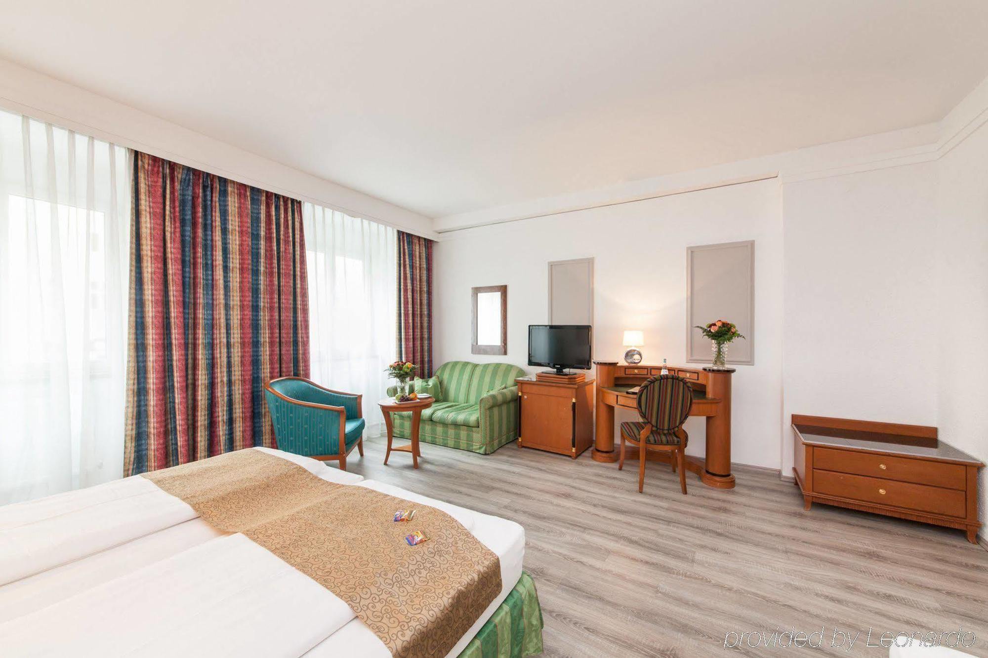 Novum Hotel Cristall Wien Messe Exterior foto