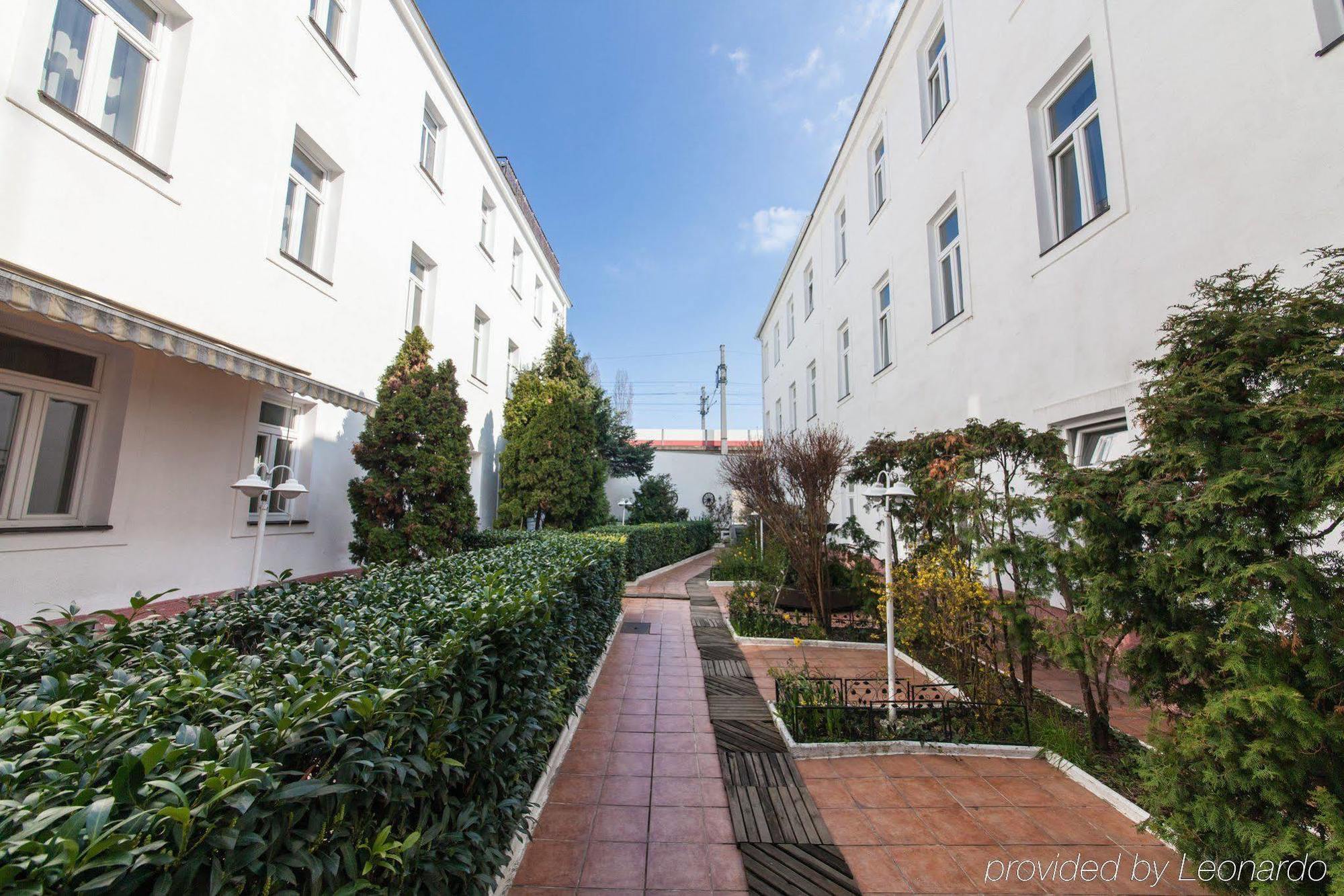 Novum Hotel Cristall Wien Messe Exterior foto