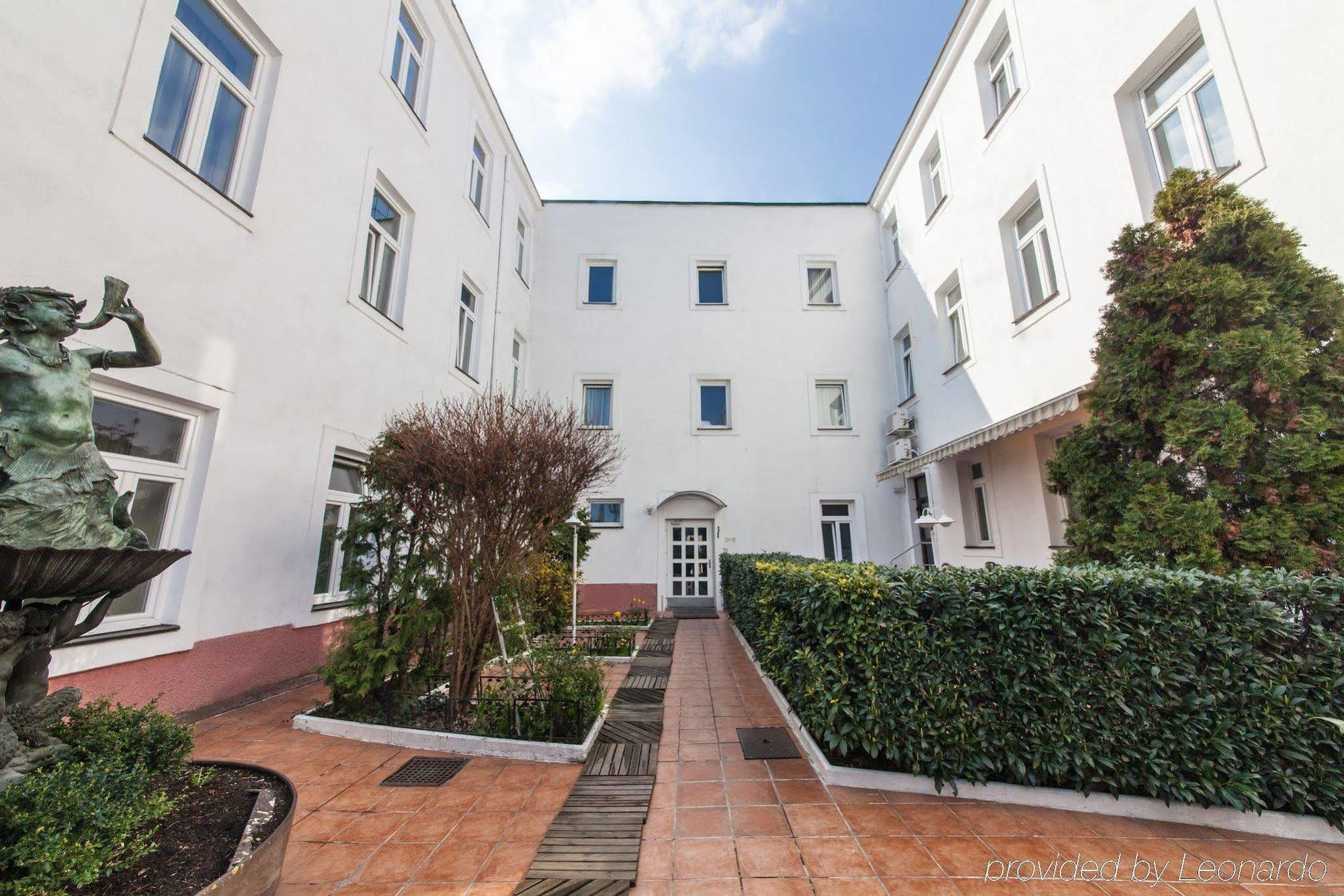 Novum Hotel Cristall Wien Messe Exterior foto