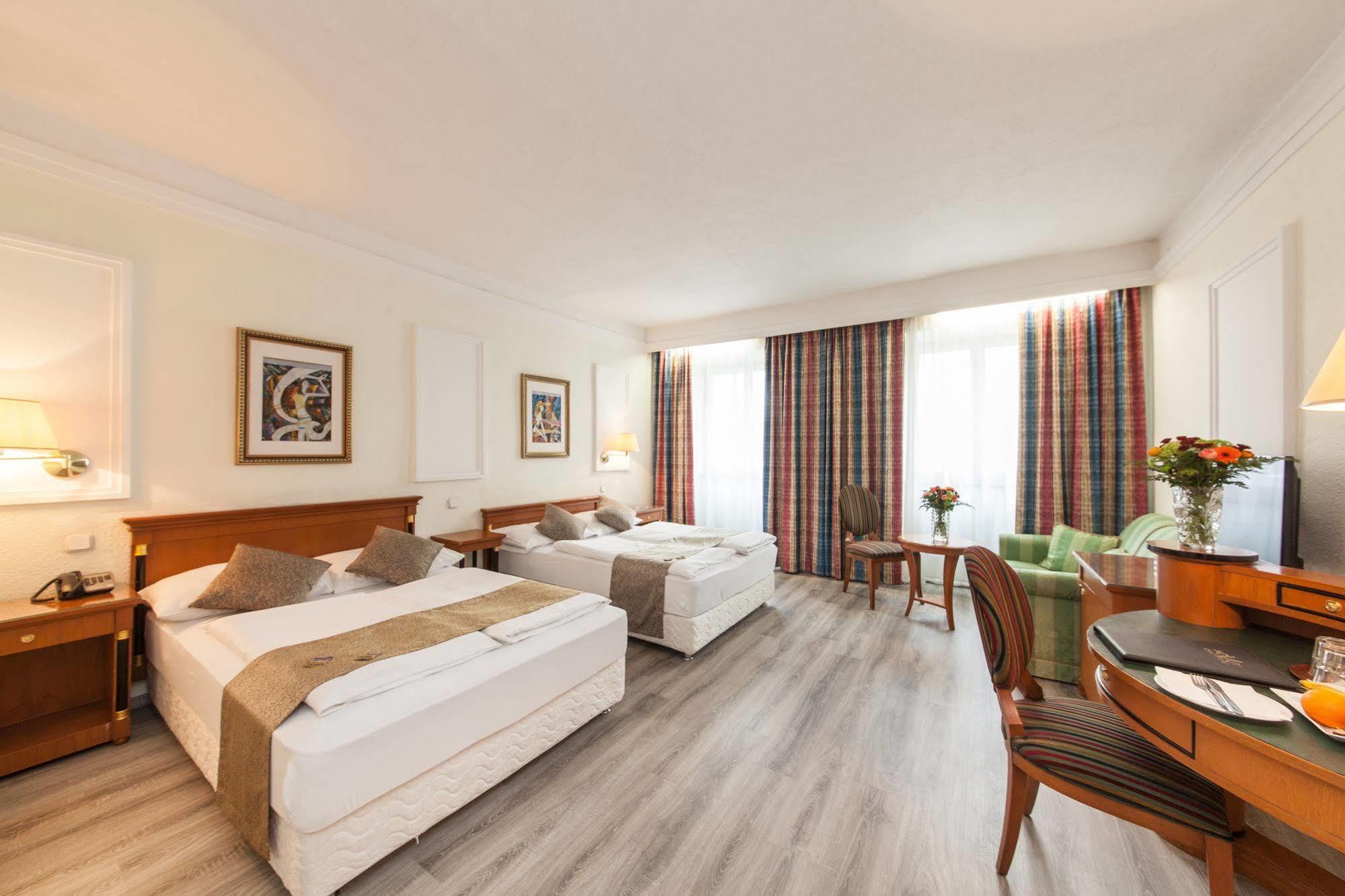Novum Hotel Cristall Wien Messe Exterior foto