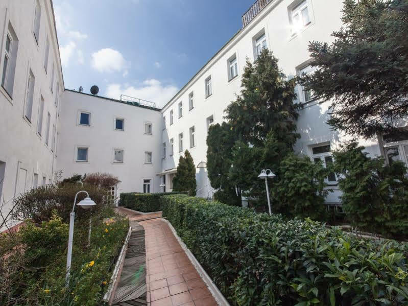 Novum Hotel Cristall Wien Messe Exterior foto